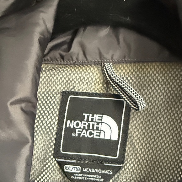 The North Face Men's Gray Rain Jacket - Picture 3 of 4